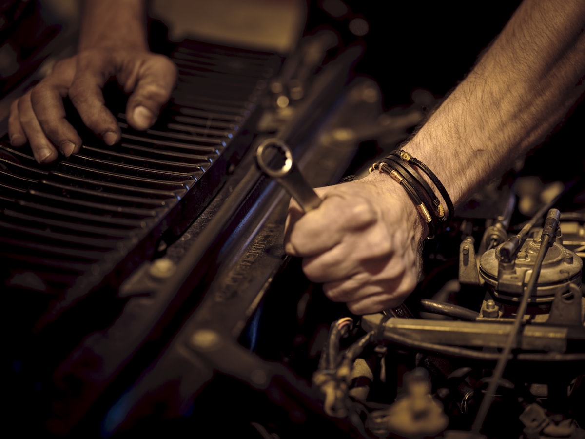 Mobile tyre fitting van and technician